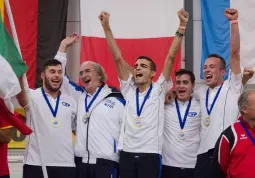 La squadra medaglia d'oro europea di petanque under 22. Il buschsese Andrea Tesio è il primo da destra